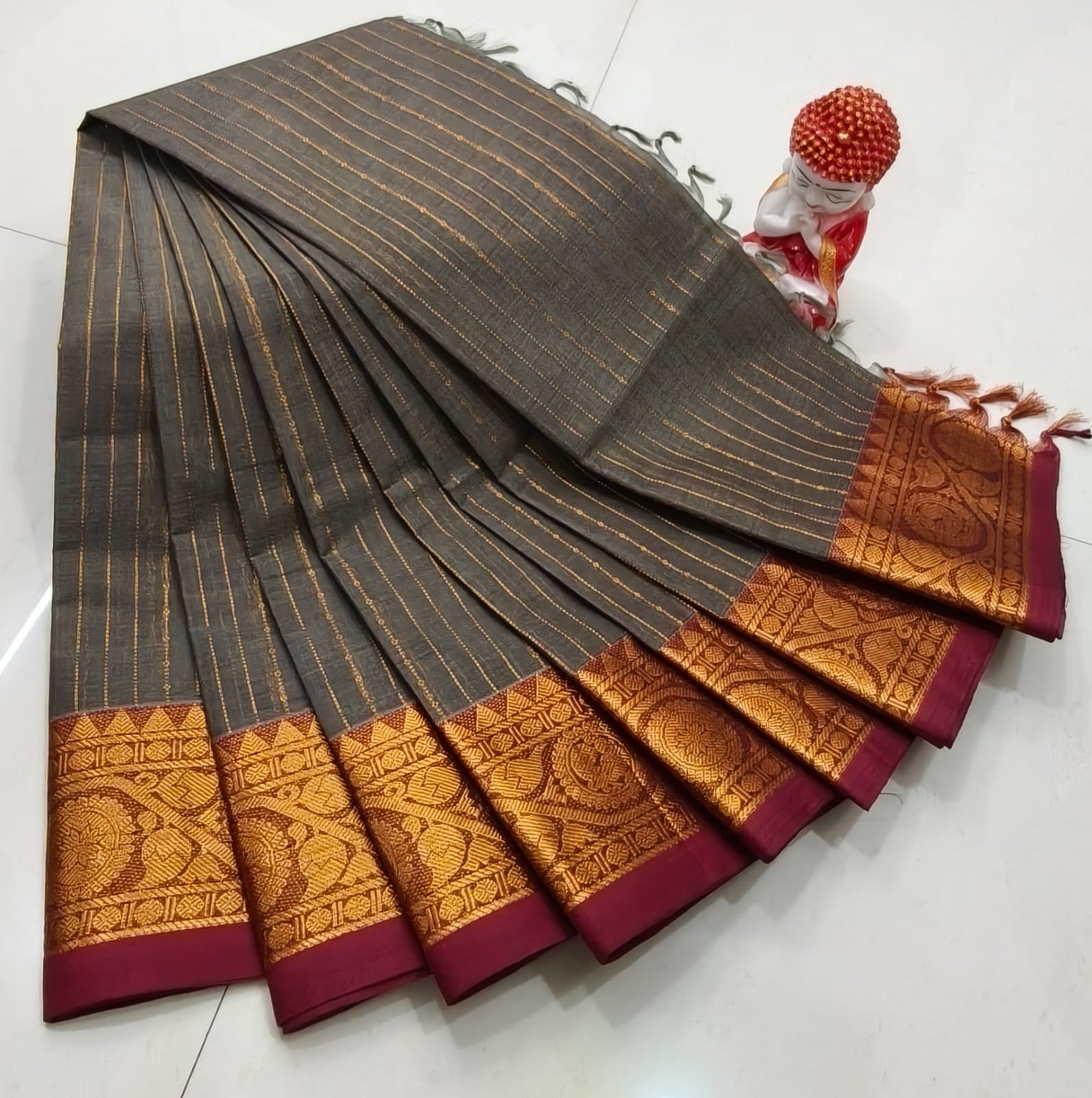 Heritage Grandeur: Pure Kanchi Cotton Vaira Oosi Saree with Rich Pallu