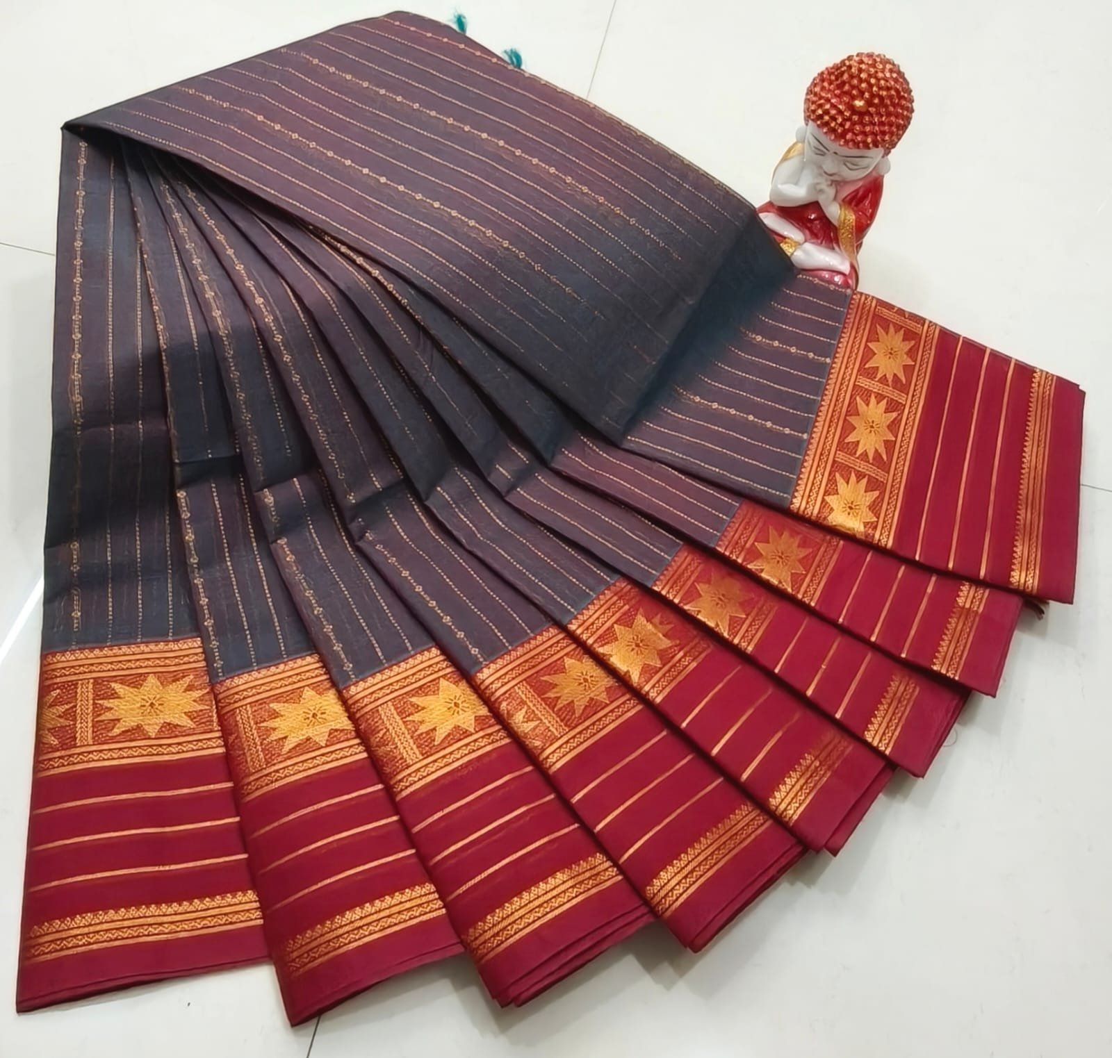 Heritage Grandeur: Pure Kanchi Cotton Vaira Oosi Saree with Rich Pallu